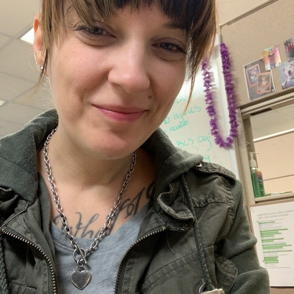 Meet your Posher, Anna - Picture 4 of 5